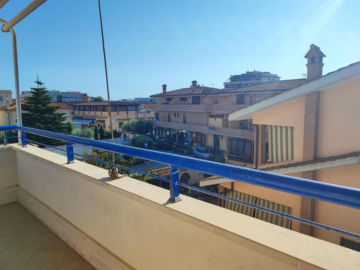 Red Lux Apartment Fiumicino Exterior foto
