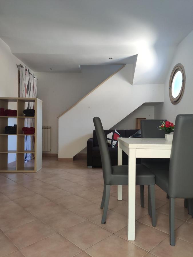 Red Lux Apartment Fiumicino Exterior foto